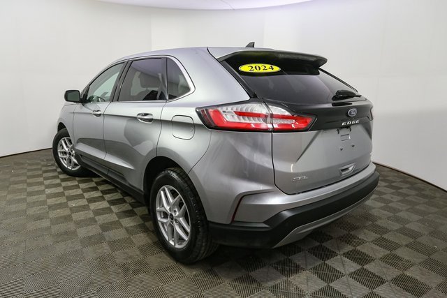 Used 2024 Ford Edge SEL w/ Convenience Package image 7