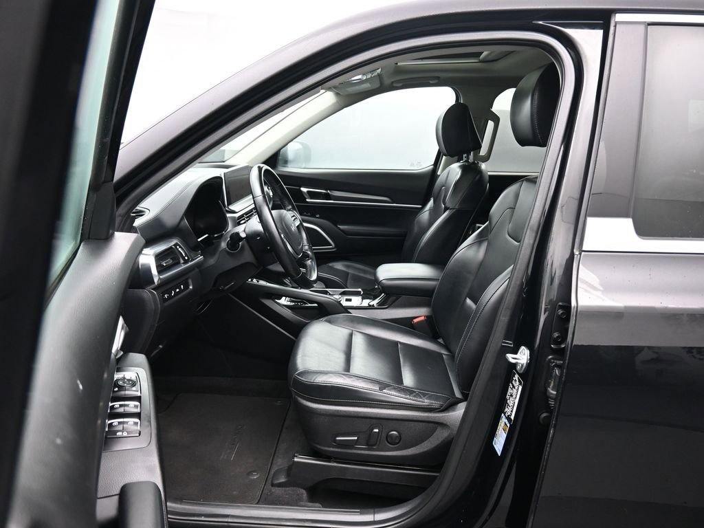 Used 2022 Kia Telluride S image 11
