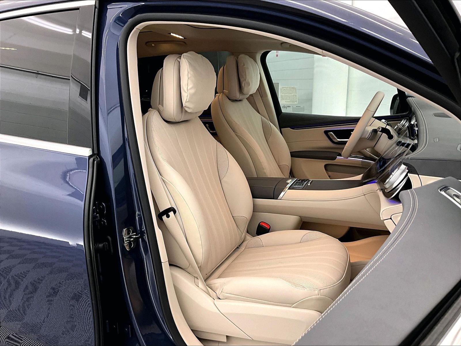 New 2026 Mercedes-Benz EQS 400 4MATIC SUV image 5