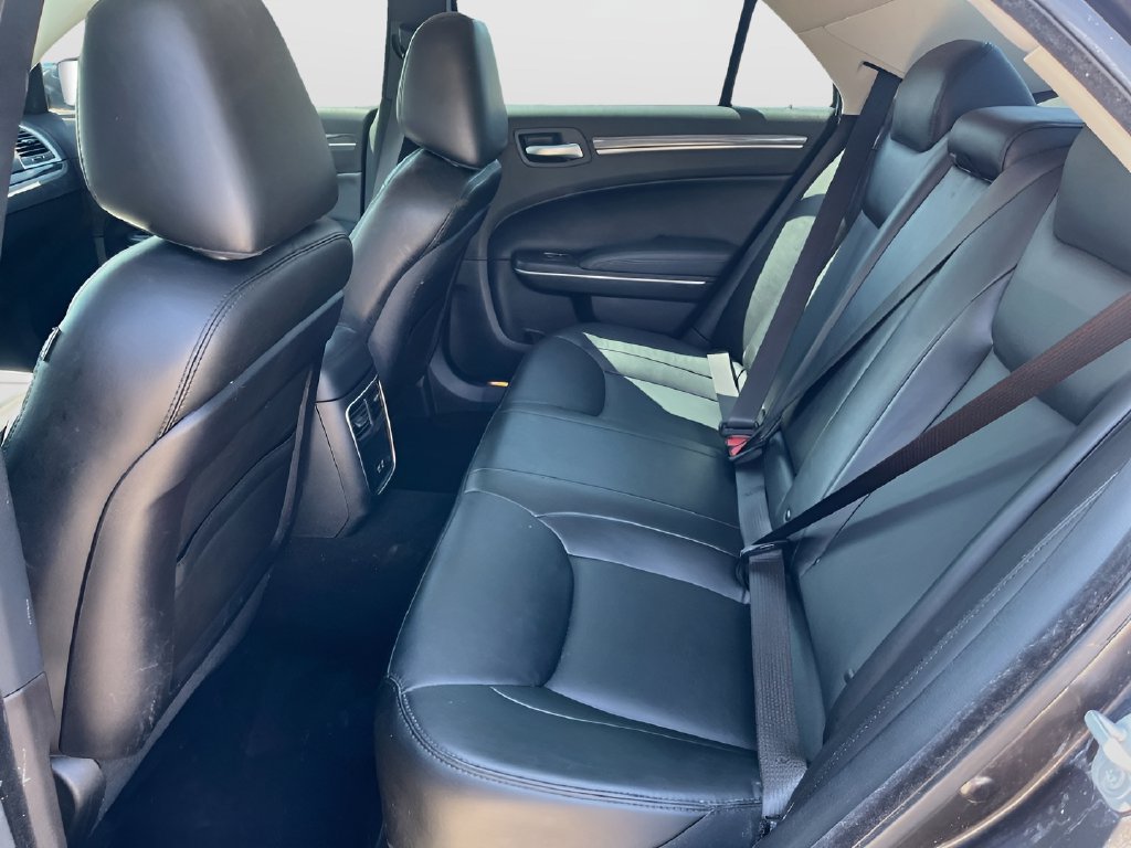 Used 2021 Chrysler 300 Touring L RWD image 23