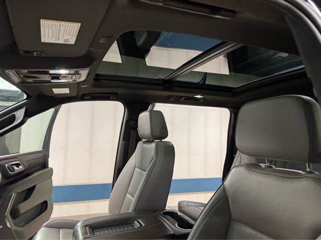 Used 2022 GMC Yukon XL SLT w/ SLT Premium Package AWD/4WD image 15