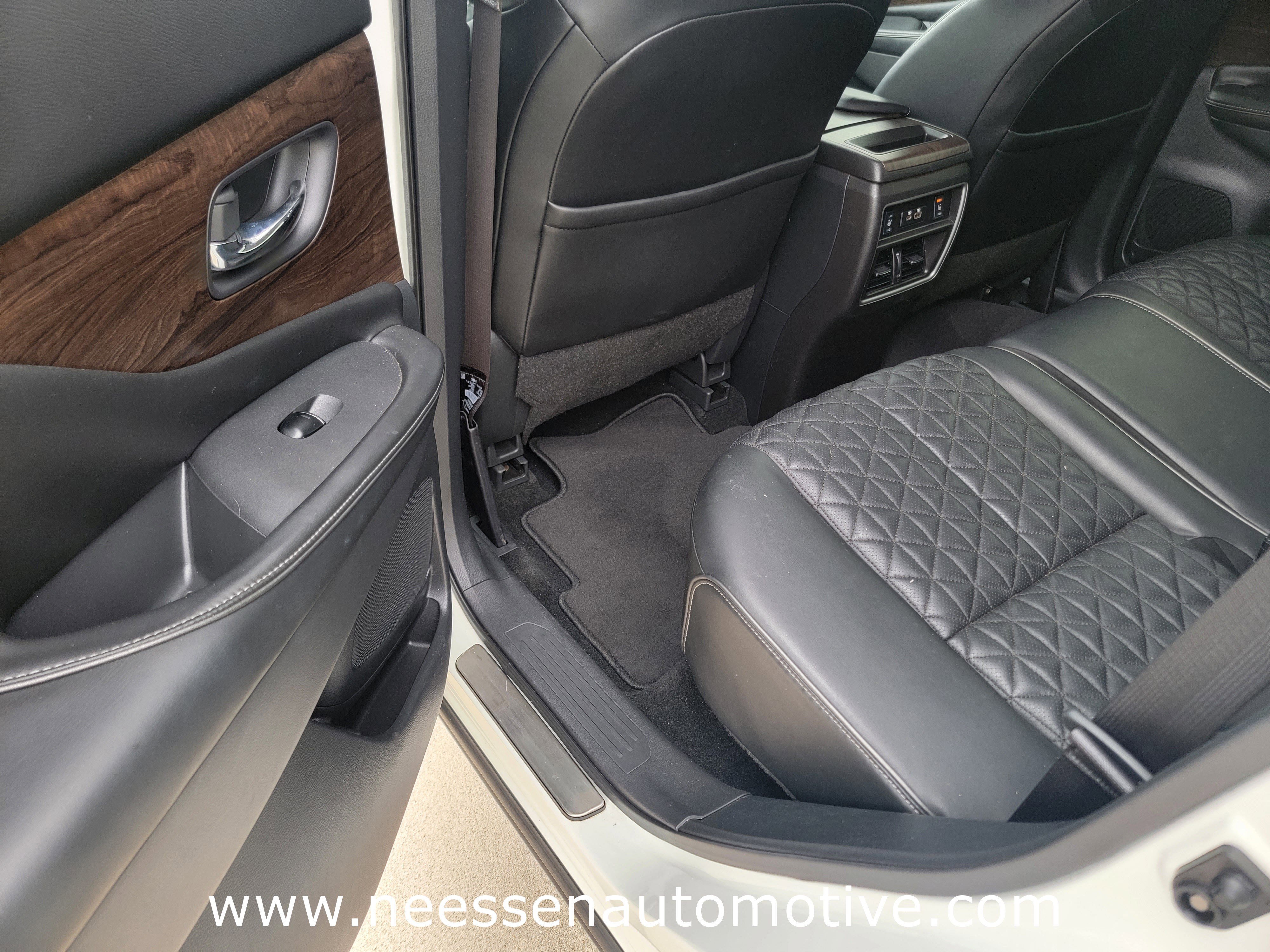 Used 2020 Nissan Murano Platinum w/ Cargo Package image 13