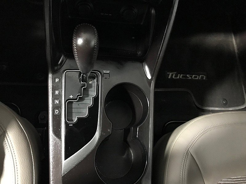 Used 2011 Hyundai Tucson GLS image 29