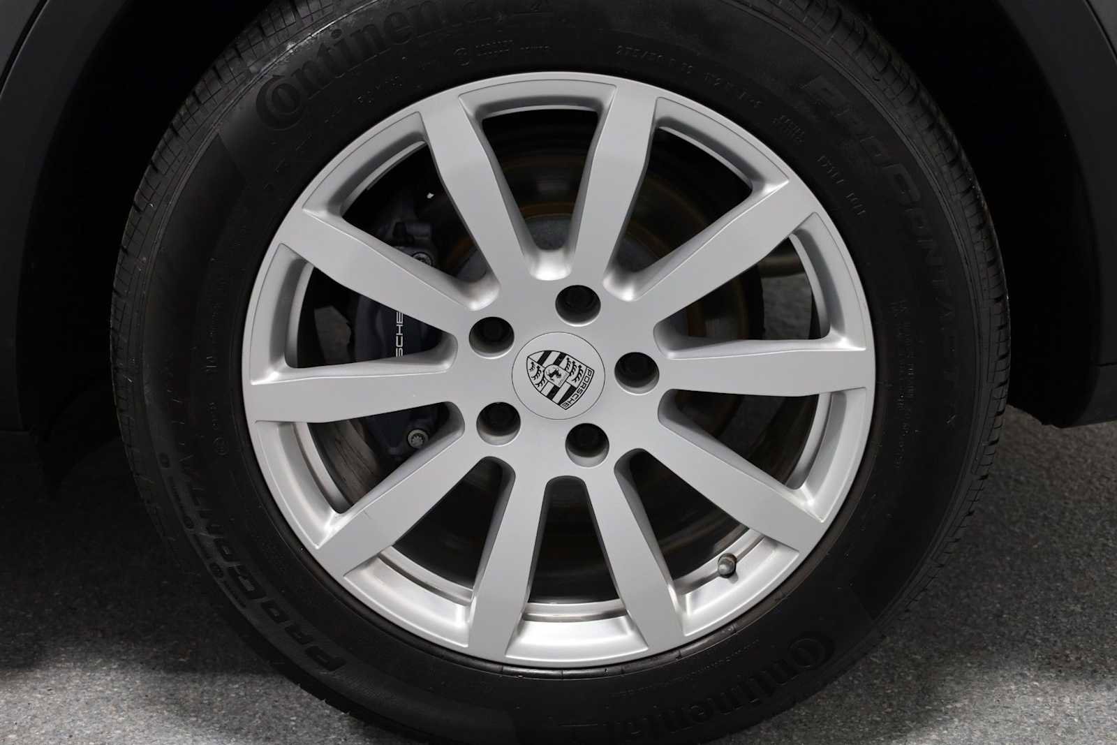 Used 2022 Porsche Cayenne image 38