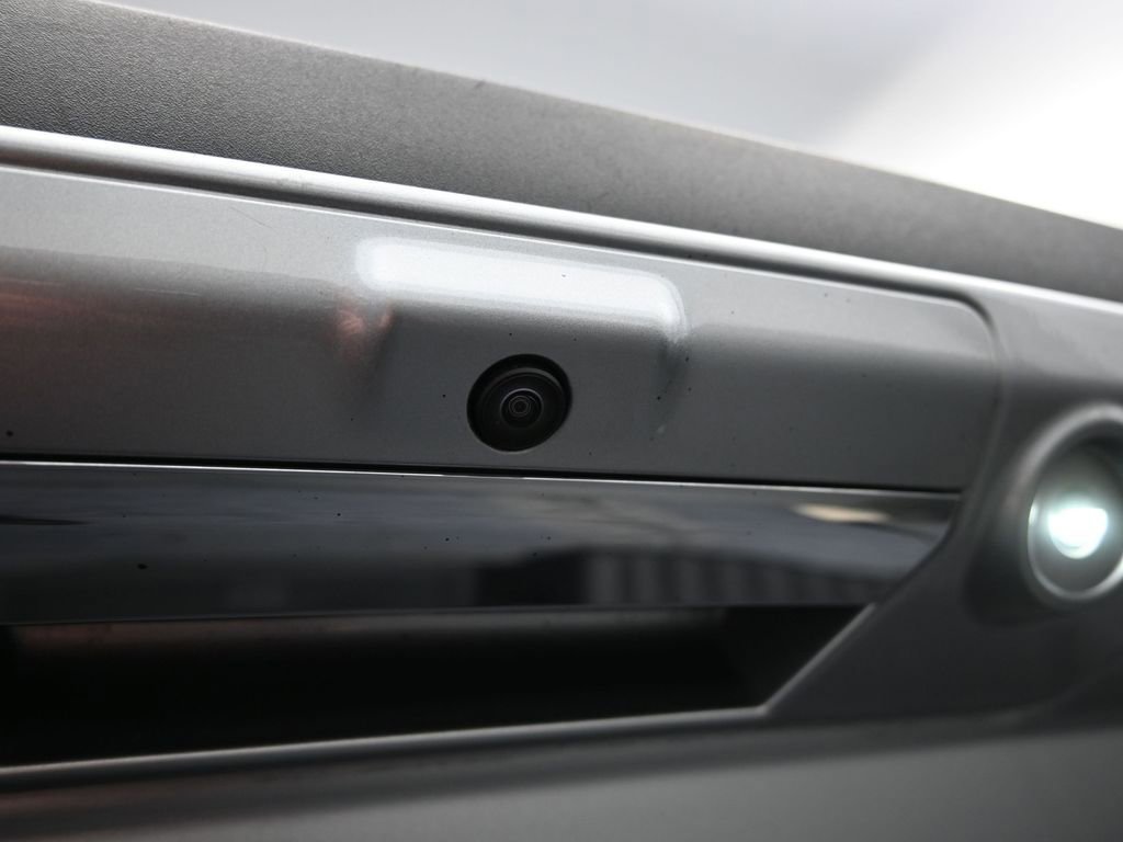 Used 2023 Ford F150 Lariat w/ Max Trailer Tow Package image 12