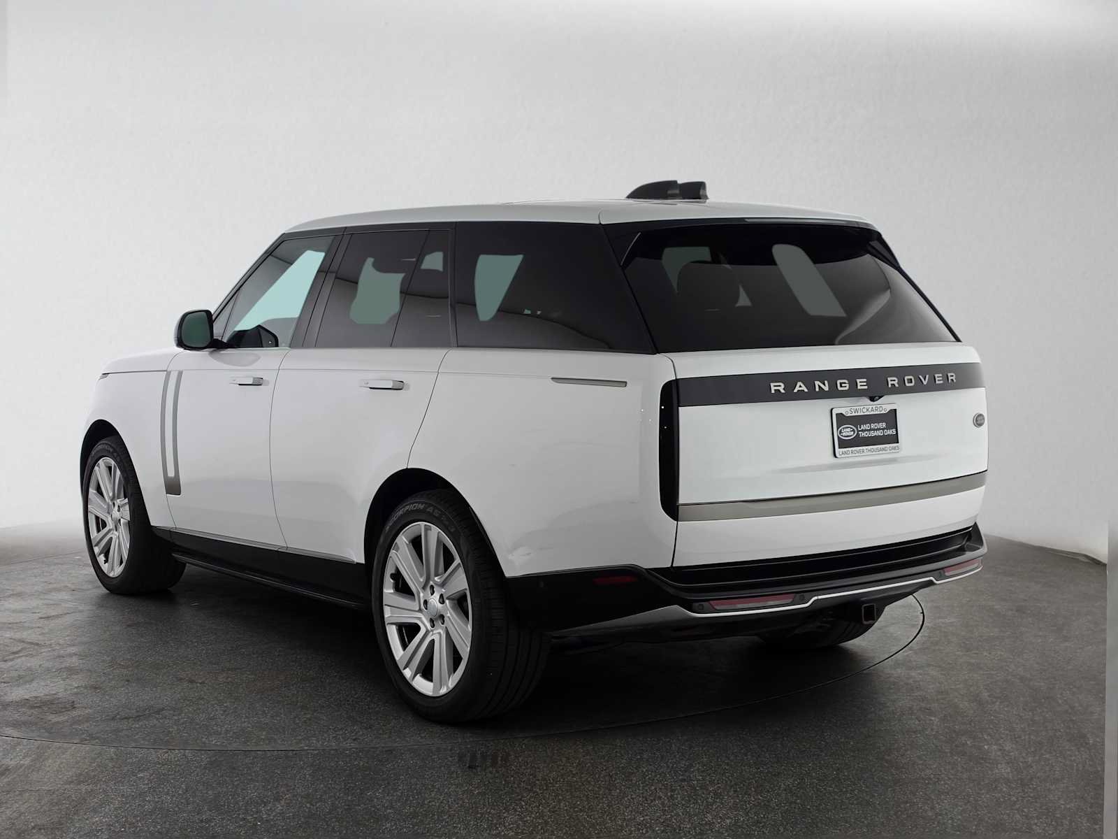 Used 2023 Land Rover Range Rover SE AWD/4WD image 3