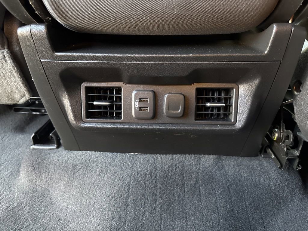 Used 2022 Chevrolet Silverado 1500 LT image 24