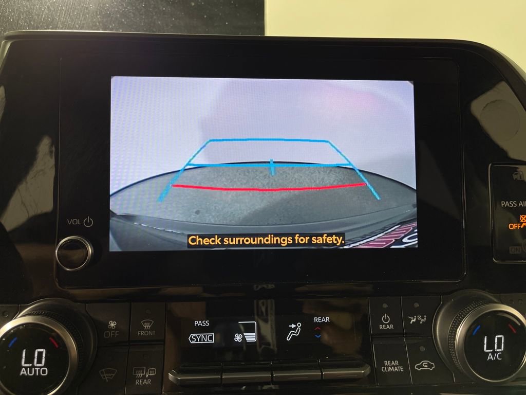 Used 2024 Toyota Highlander XLE AWD/4WD image 21
