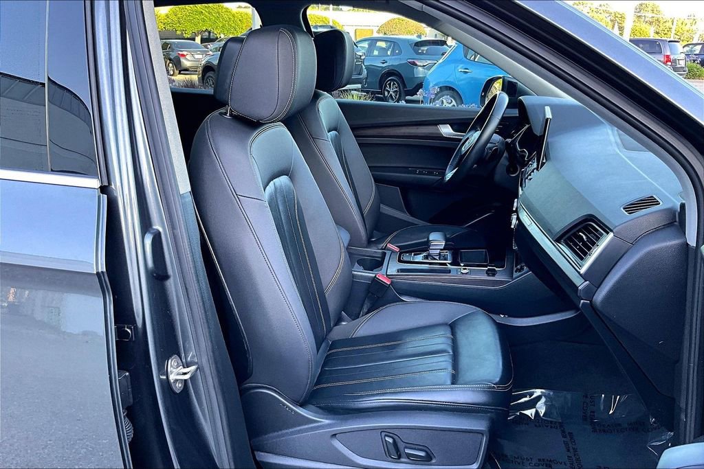 Used 2023 Audi Q5 2.0T Premium w/ Convenience Package AWD/4WD image 29