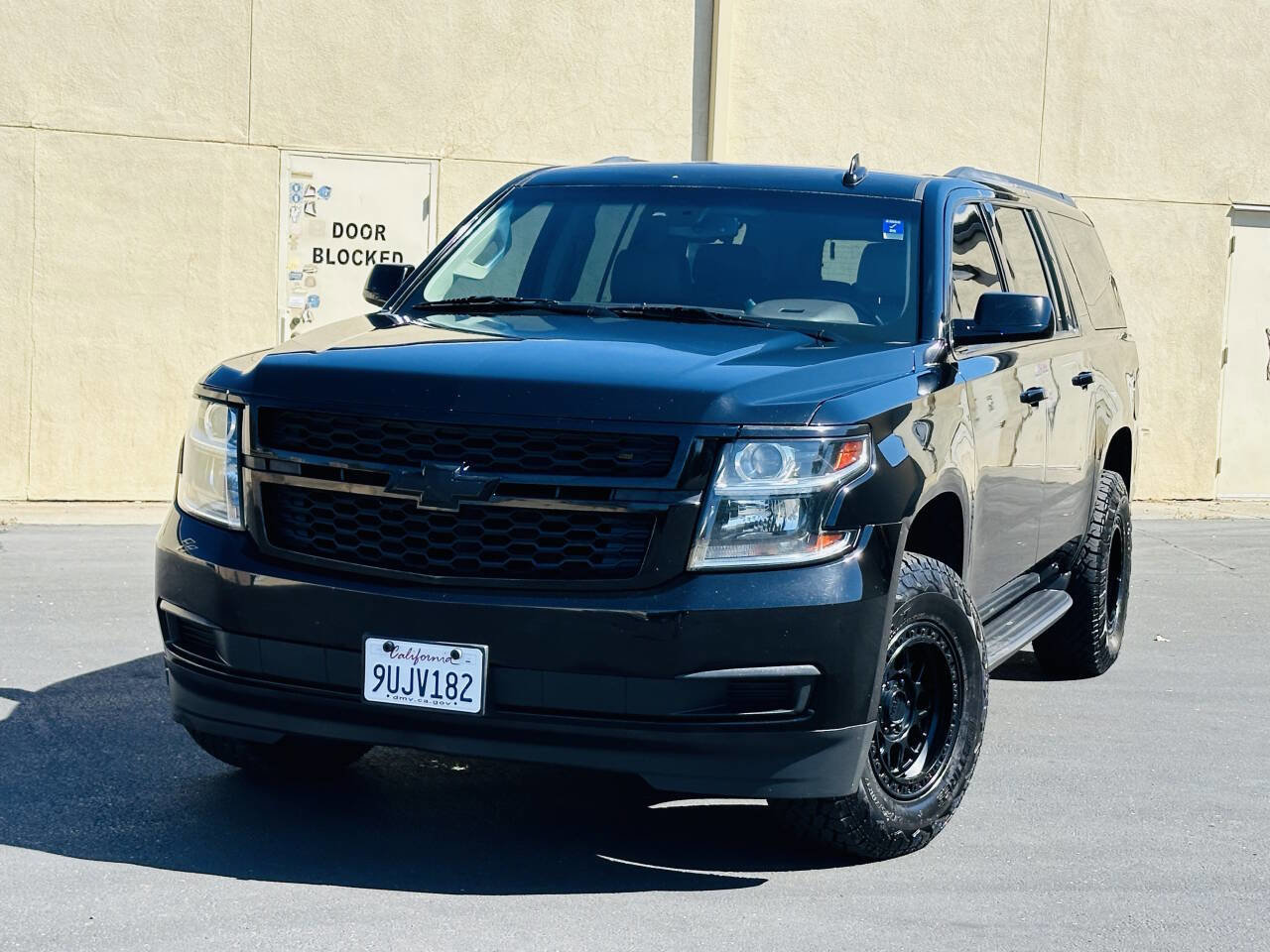 Used 2020 Chevrolet Suburban LT image 3