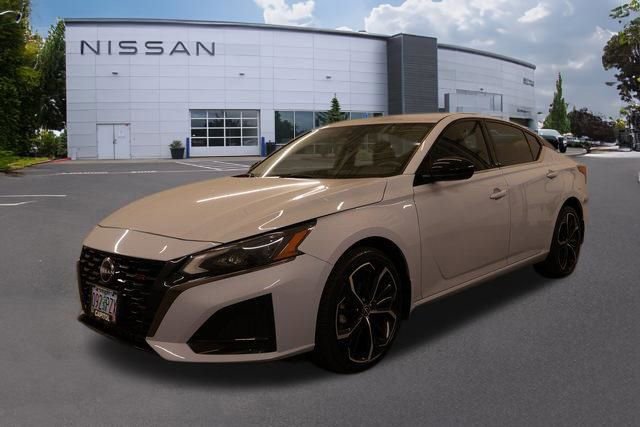 Certified 2023 Nissan Altima 2.5 SR AWD/4WD image 5