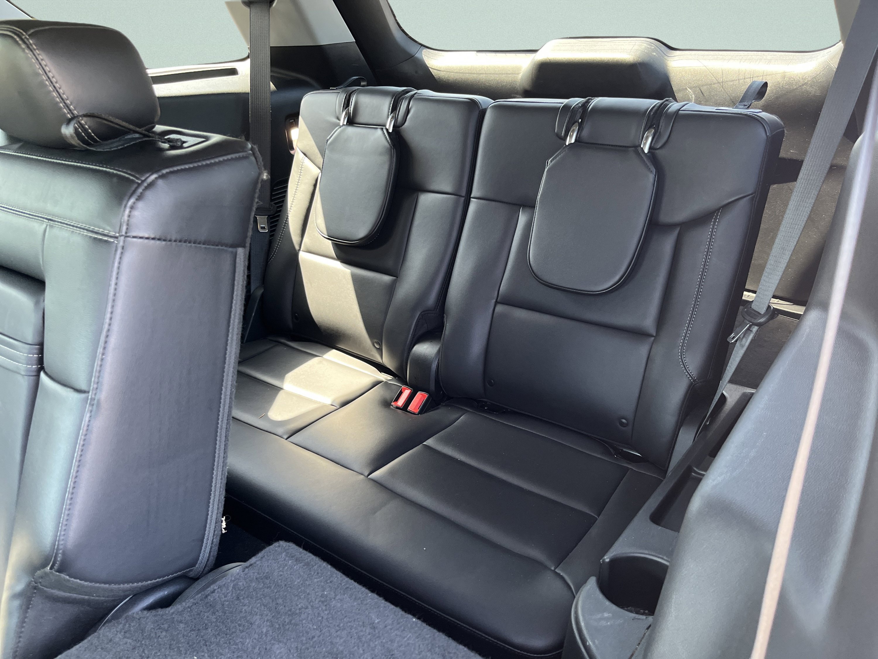 Used 2023 Ford Explorer XLT AWD/4WD image 8