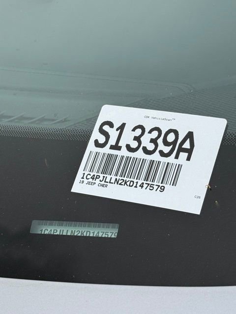 Used 2019 Jeep Cherokee Latitude Plus image 32