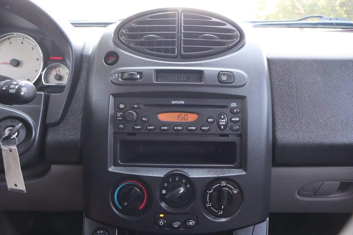 Used 2005 Saturn Vue 2WD w/ Sport Plus Pkg image 32