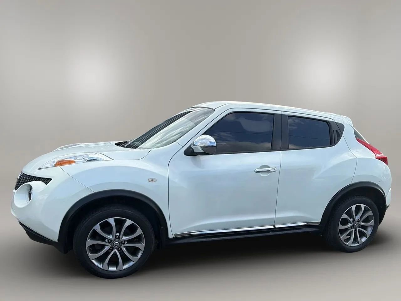 Used 2012 Nissan Juke S w/ Chrome Pkg FWD image 2