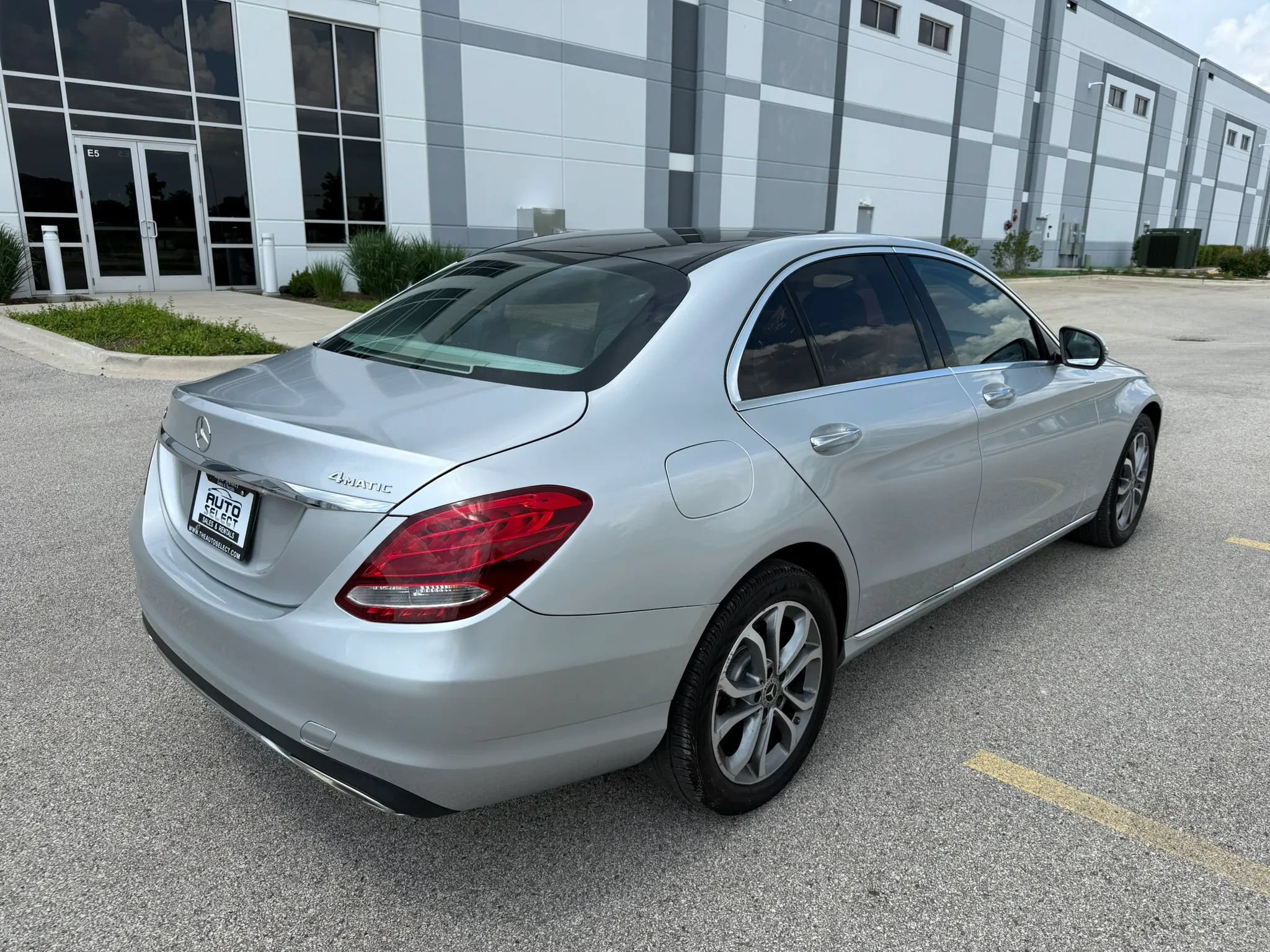 Used 2018 Mercedes-Benz C 300 4MATIC Sedan image 5
