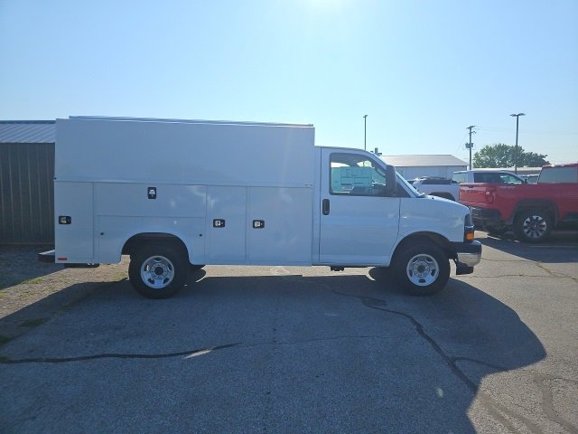 New 2025 Chevrolet Express 3500 w/ Power Convenience Package image 5