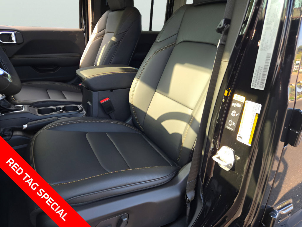 New 2026 Jeep Wrangler Unlimited Sahara AWD/4WD image 27