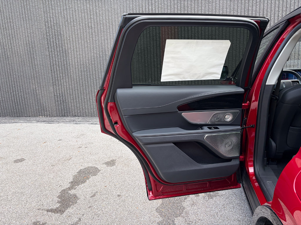 New 2026 Lincoln Nautilus Reserve AWD/4WD image 22