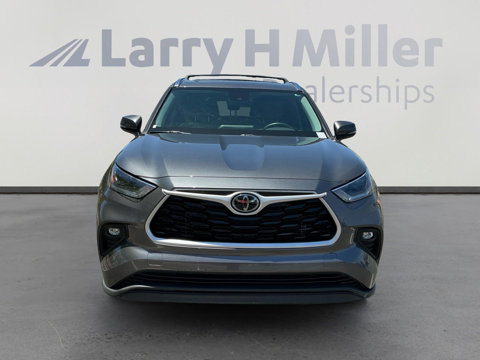 Used 2021 Toyota Highlander XLE FWD image 8