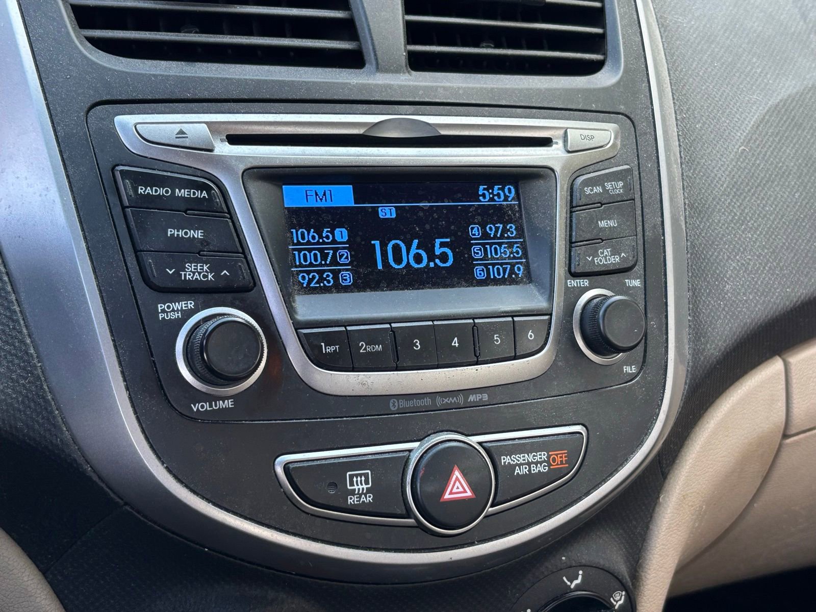 Used 2016 Hyundai Accent SE w/ Option Group 02 FWD image 9