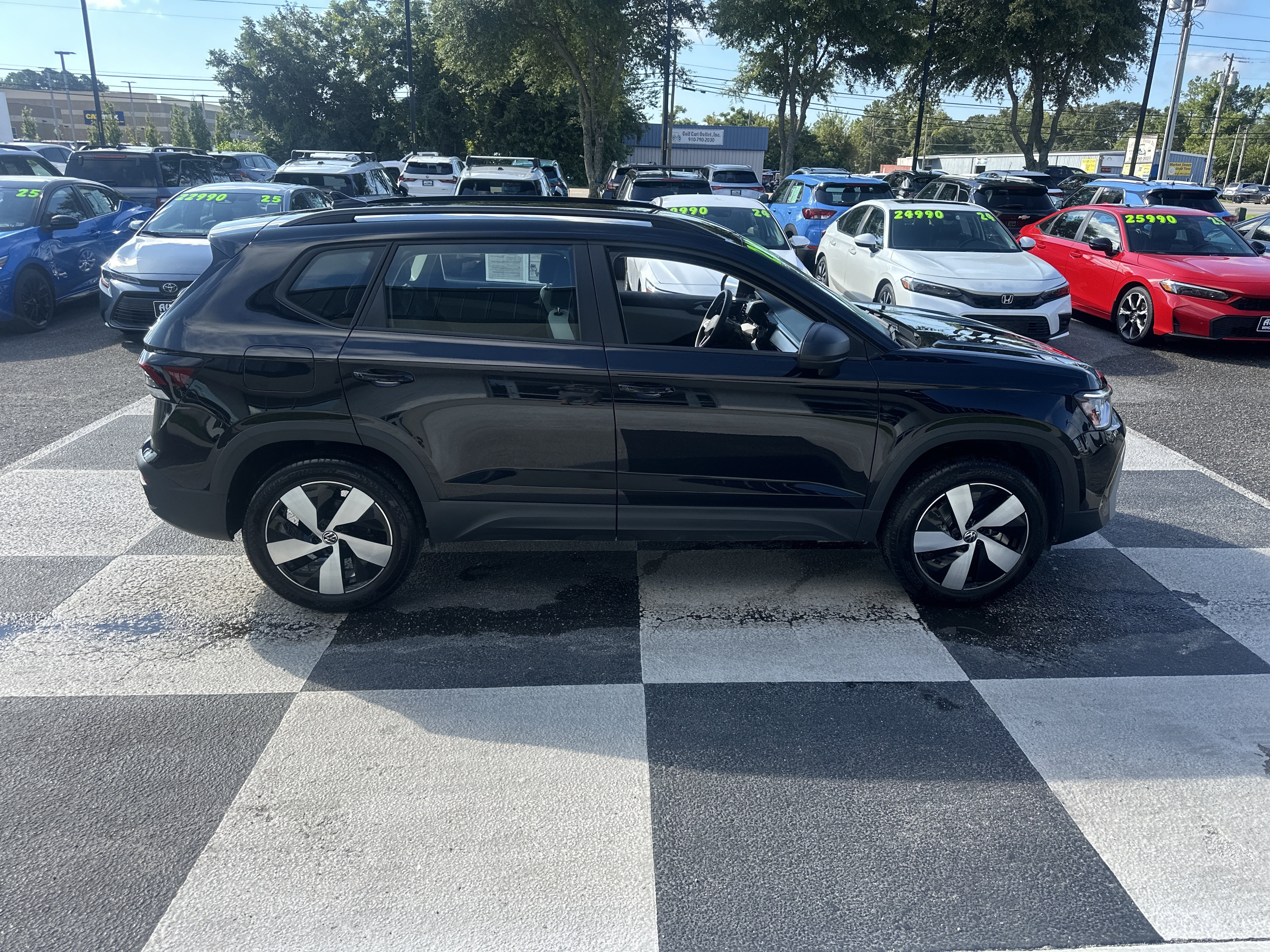 Used 2025 Volkswagen Taos S AWD/4WD image 3