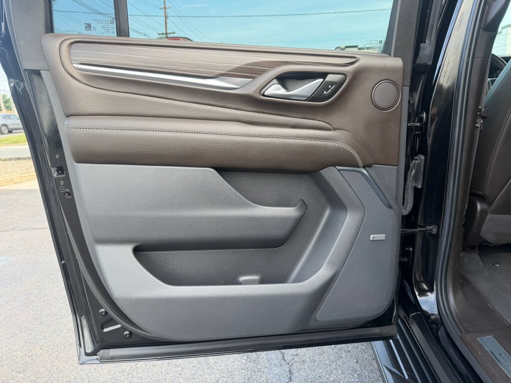 Used 2022 GMC Yukon XL Denali AWD/4WD image 23
