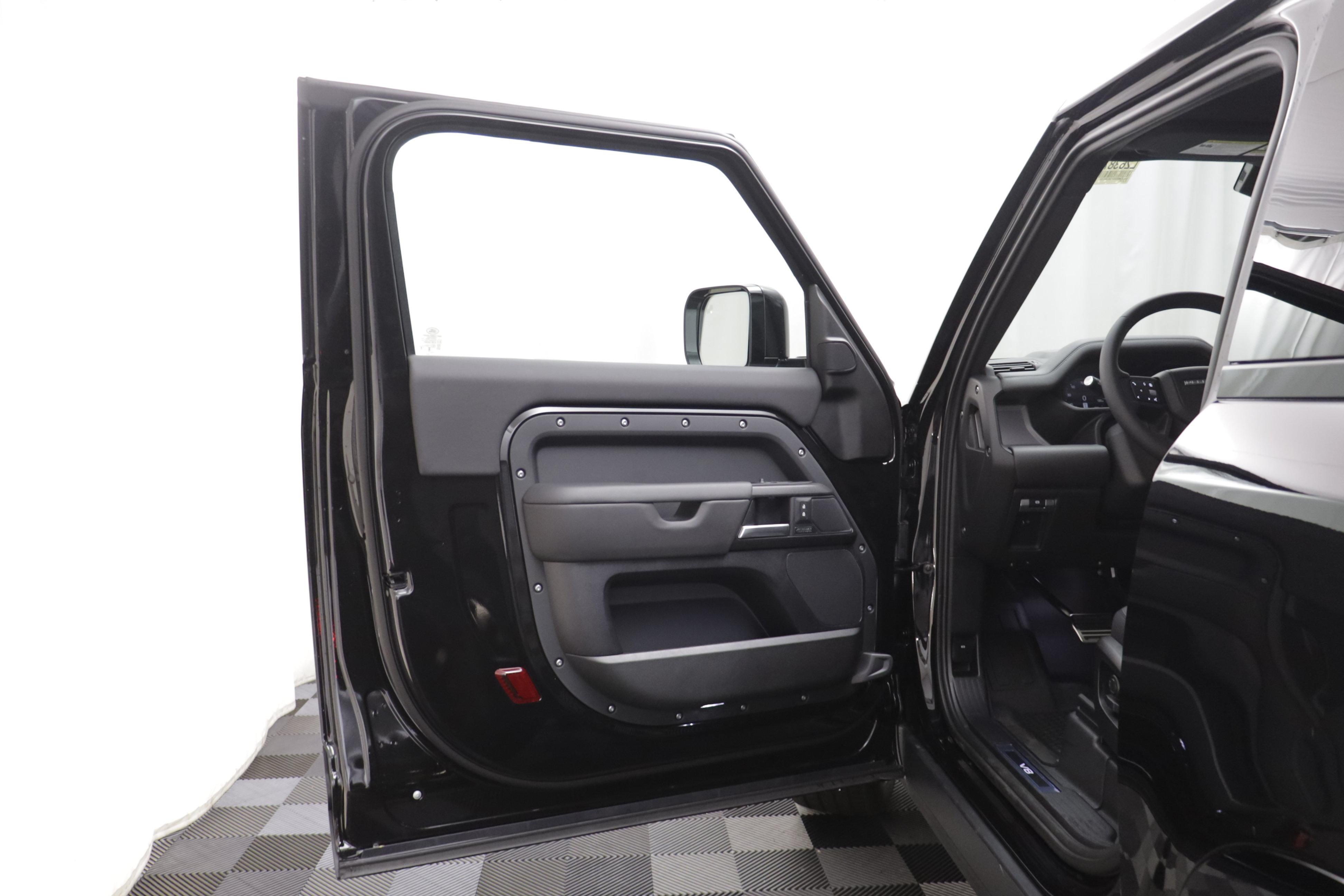 New 2026 Land Rover Defender 90 V8 AWD/4WD image 5