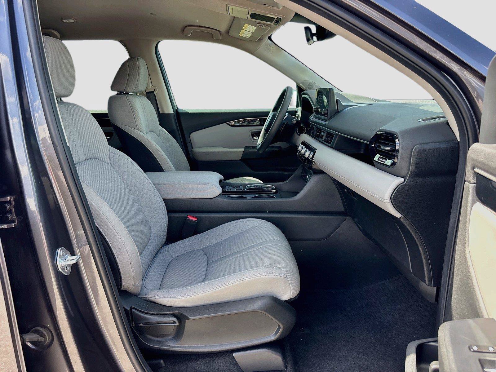 Certified 2023 Honda Pilot LX image 30