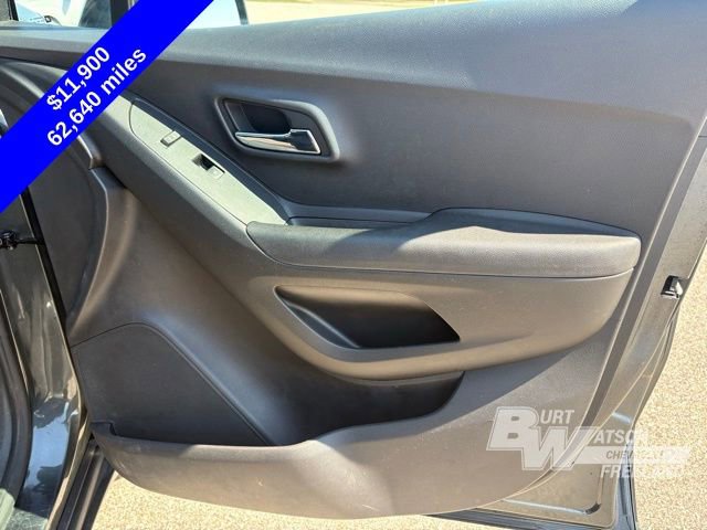 Used 2019 Chevrolet Trax LS image 24