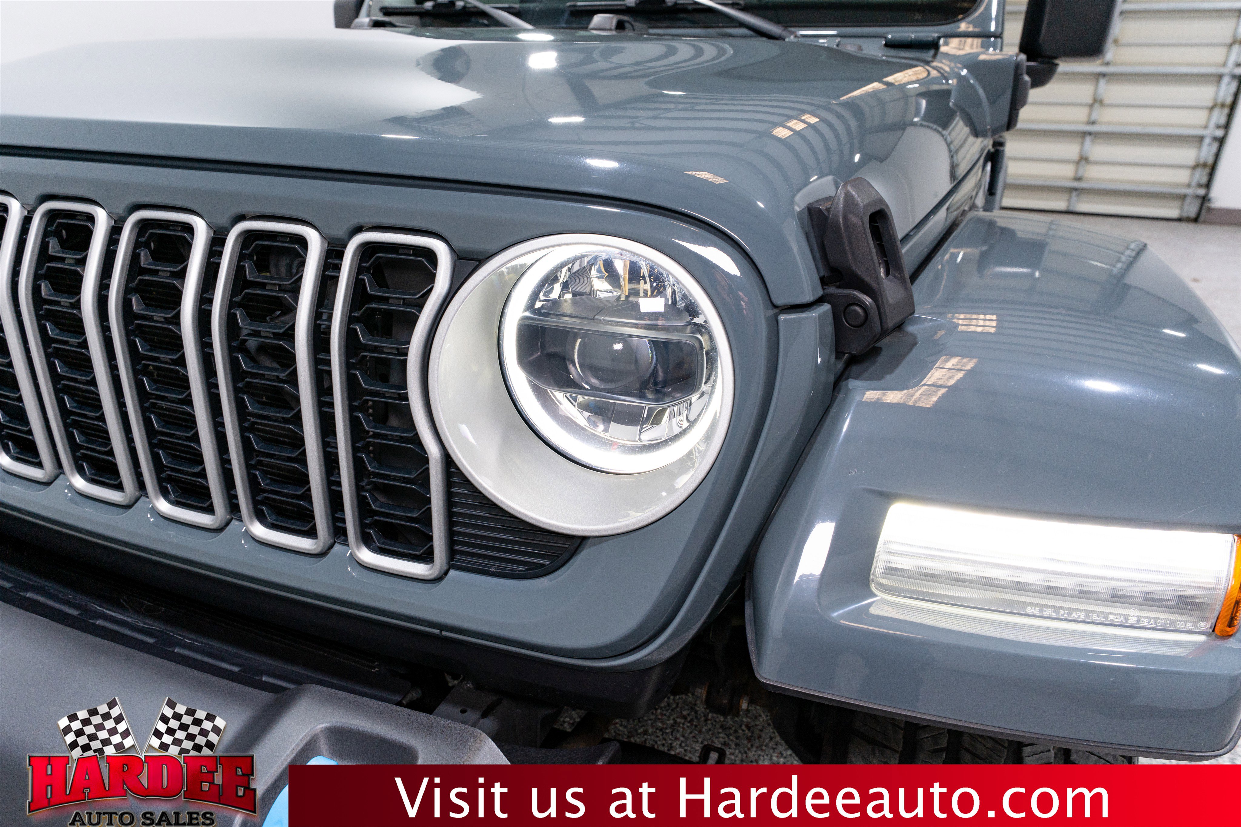 Used 2024 Jeep Wrangler Sahara w/ Safety Group AWD/4WD image 8