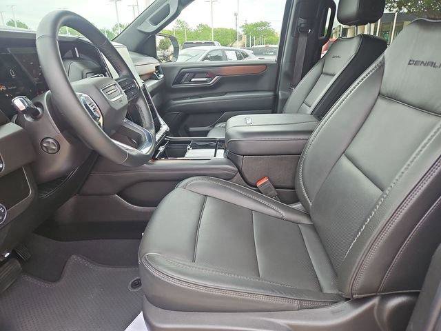 Used 2025 GMC Yukon XL Denali RWD image 19