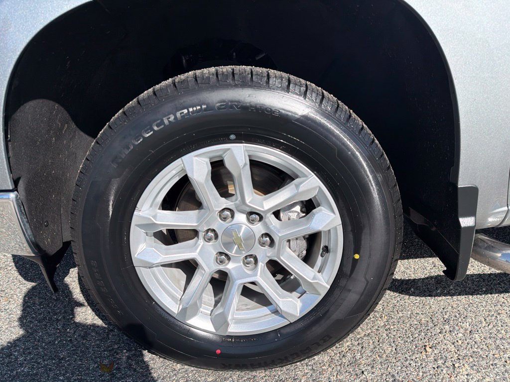 Used 2023 Chevrolet Silverado 1500 LT AWD/4WD image 10