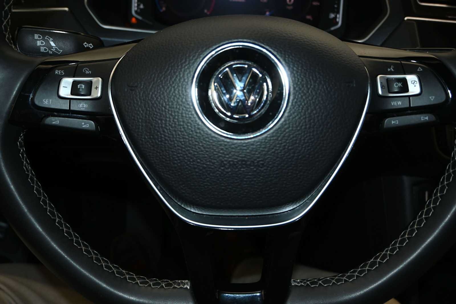 Used 2021 Volkswagen Tiguan SEL AWD/4WD image 11