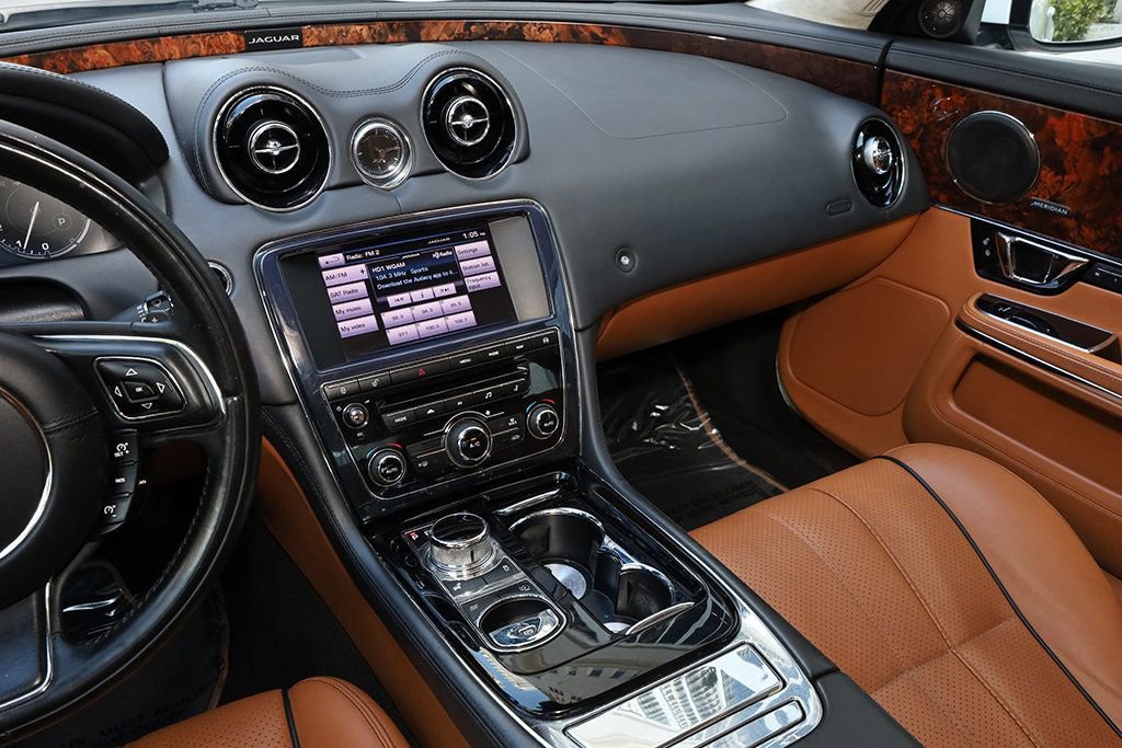 Used 2014 Jaguar XJ AWD image 37