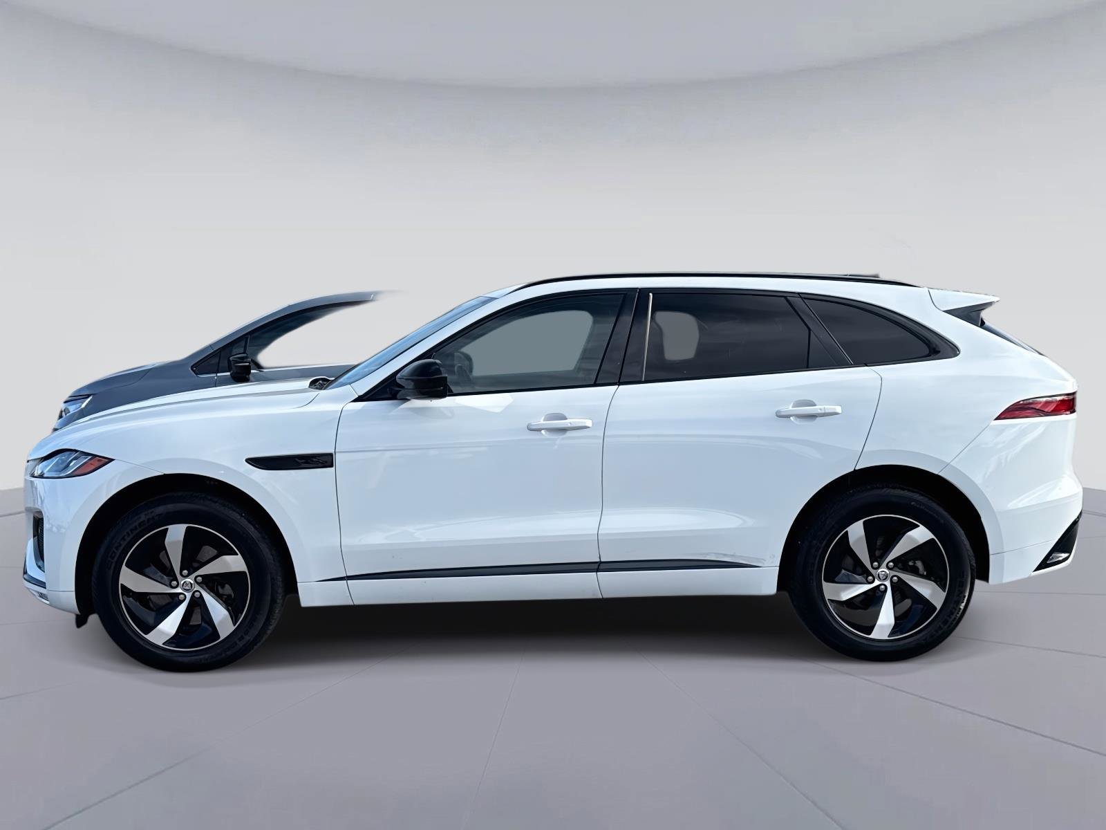 Used 2024 Jaguar F-PACE R-Dynamic S image 7