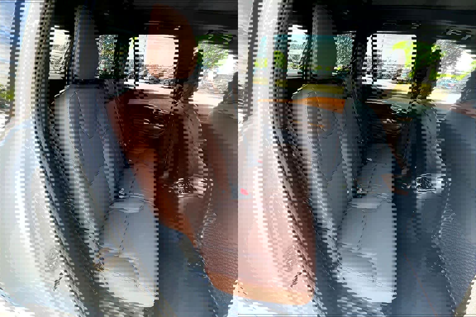 Used 2024 Volvo XC90 B6 Plus w/ Protection Package Premier image 19