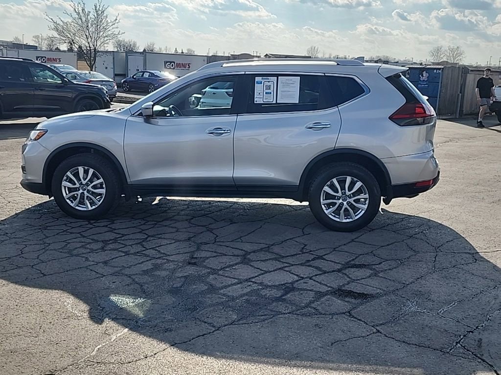 Used 2018 Nissan Rogue SV w/ Premium Package image 4