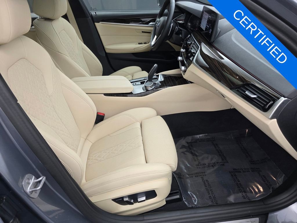 Used 2023 BMW 530i w/ Premium Package image 29