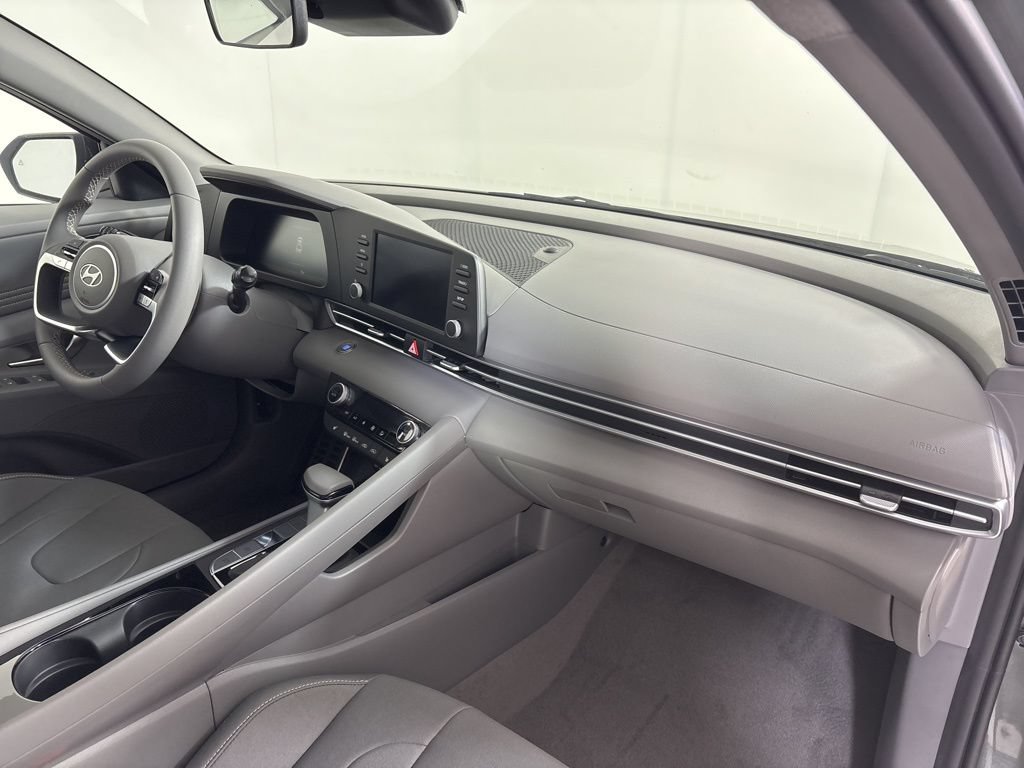 New 2026 Hyundai Elantra SEL Sport Premium FWD image 13