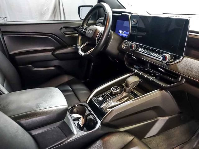 Used 2025 Chevrolet Colorado Trail Boss w/ Midnight Edition AWD/4WD image 32