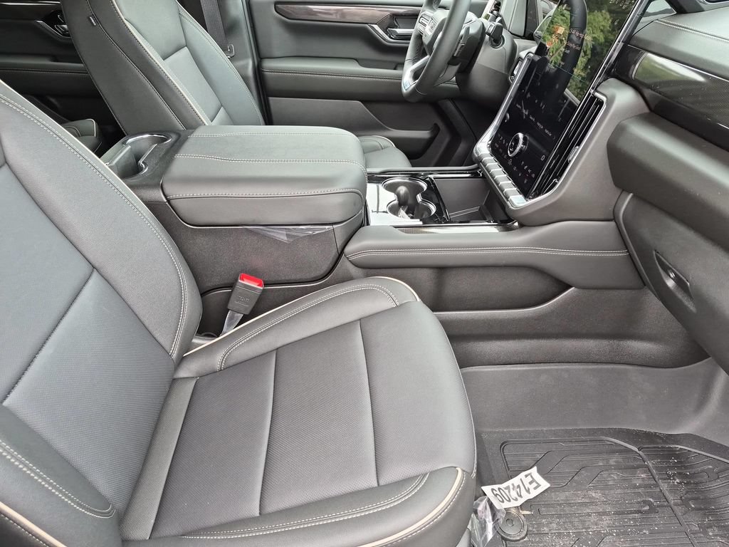 New 2026 GMC Yukon Elevation w/ Elevation Premium Package AWD/4WD image 35