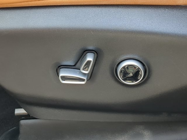 Used 2023 Chrysler Pacifica Pinnacle FWD image 23