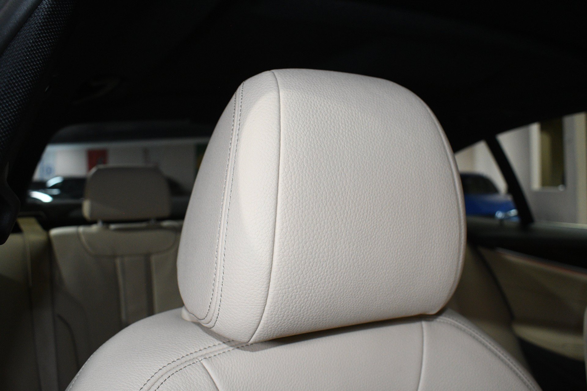 Used 2020 BMW 530i w/ Premium Package RWD image 10