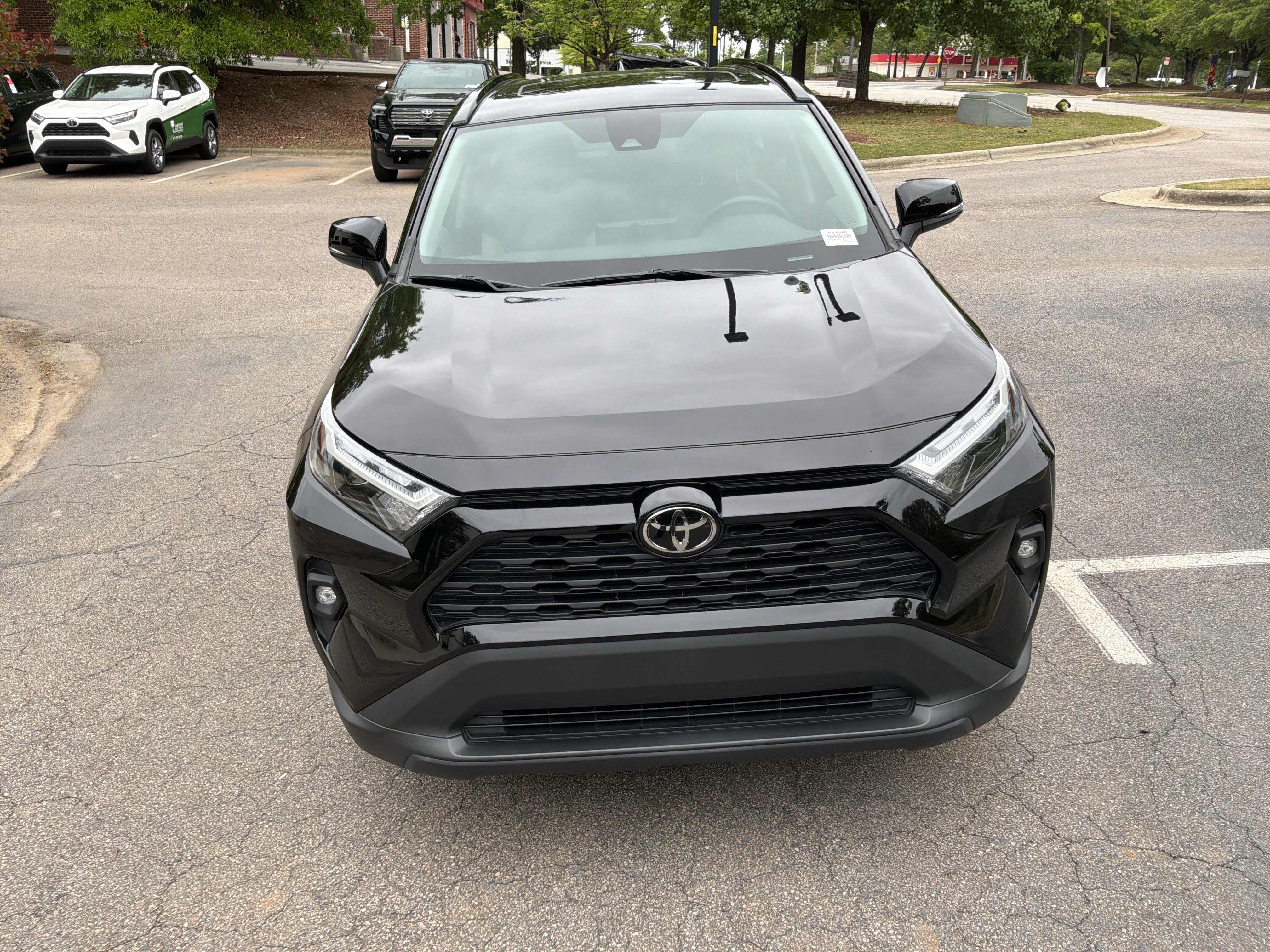 Used 2023 Toyota RAV4 XLE Premium AWD/4WD image 3
