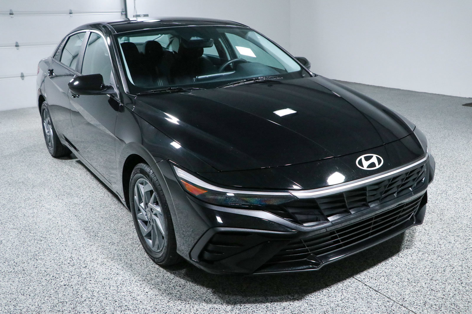 Used 2024 Hyundai Elantra SEL FWD image 5