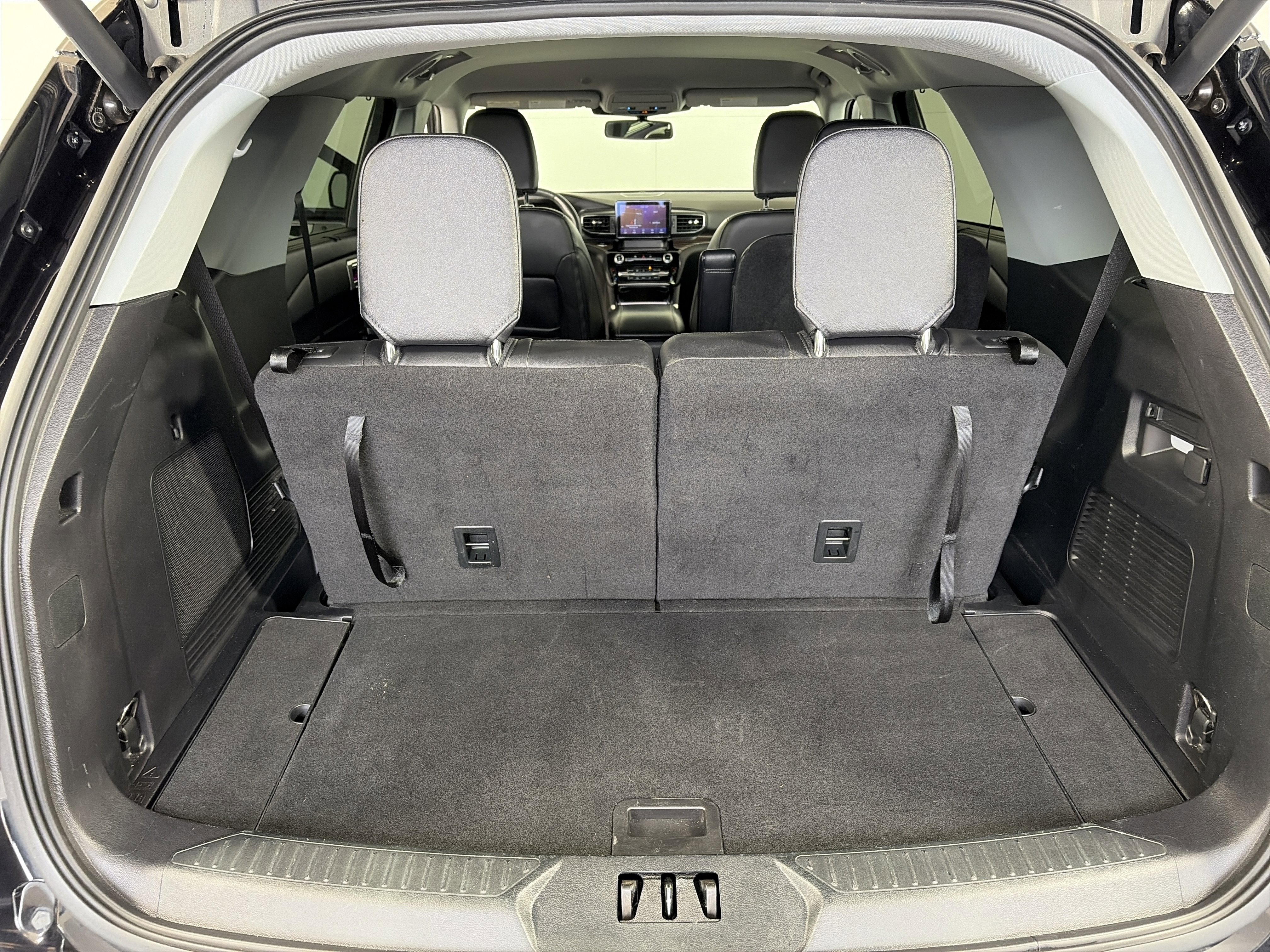 Used 2022 Ford Explorer Limited image 15