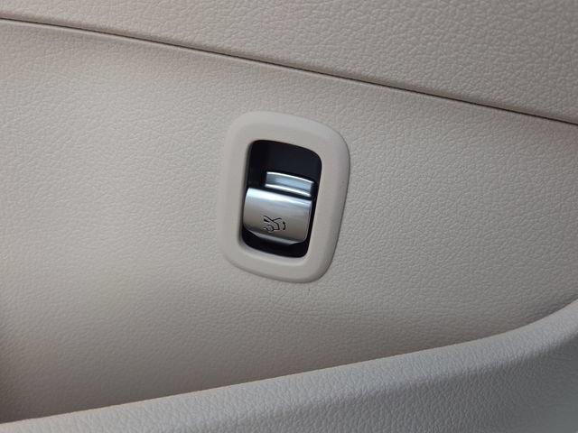 New 2026 Mercedes-Benz C 300 4MATIC Sedan image 21