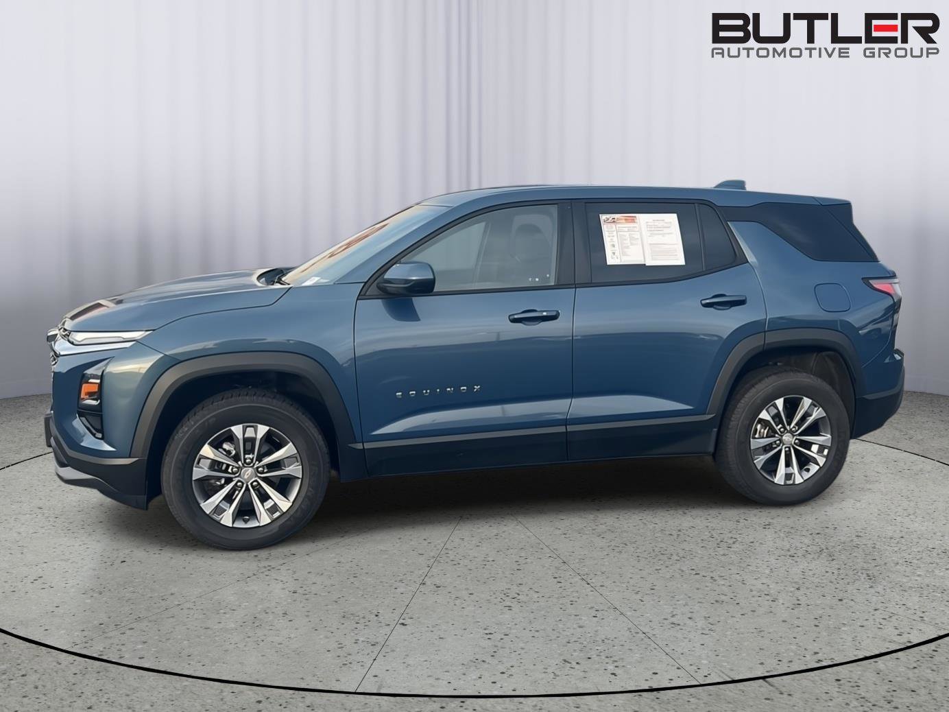 Used 2025 Chevrolet Equinox LT FWD image 3