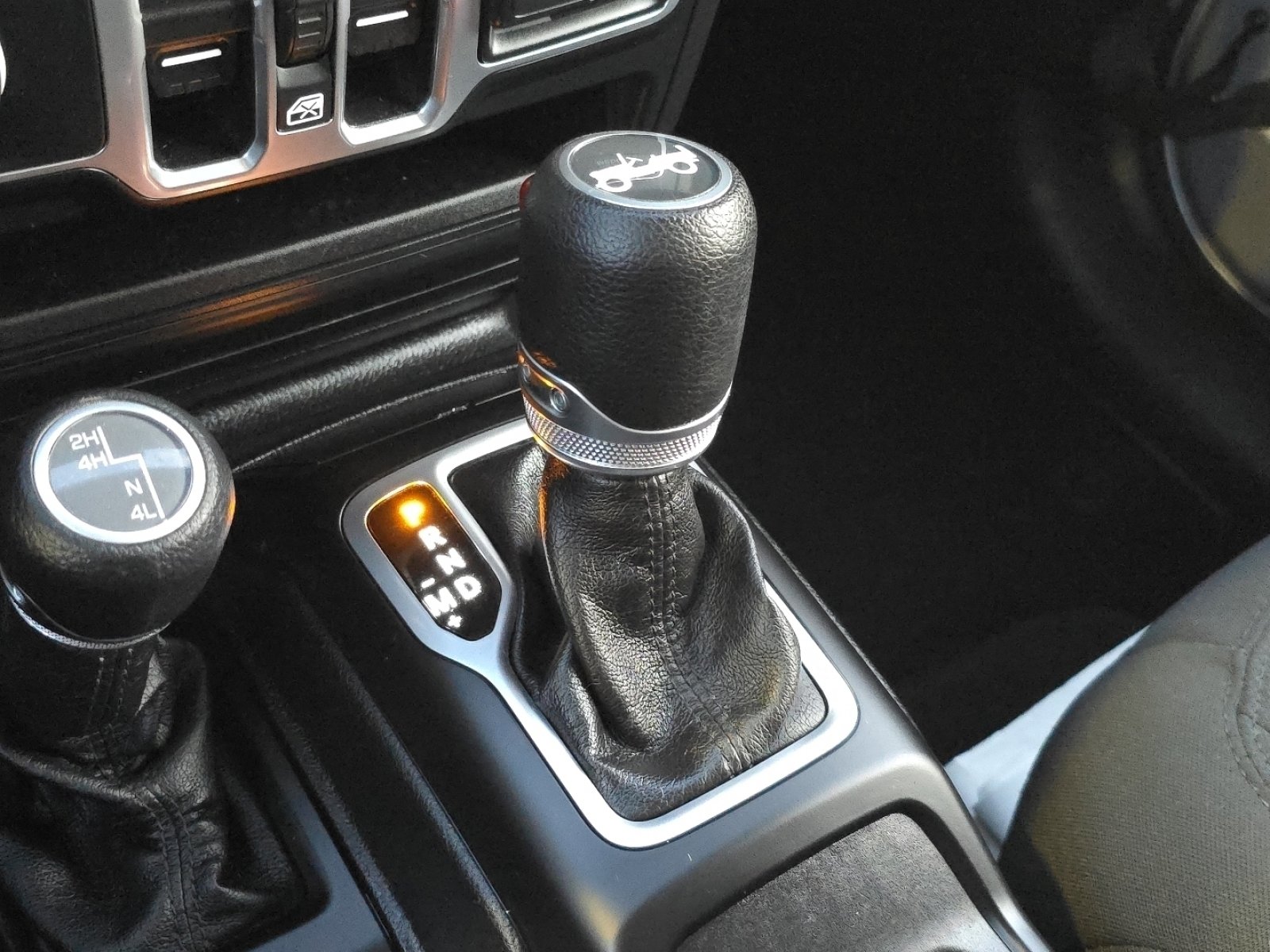 Used 2018 Jeep Wrangler Unlimited Sport S image 29